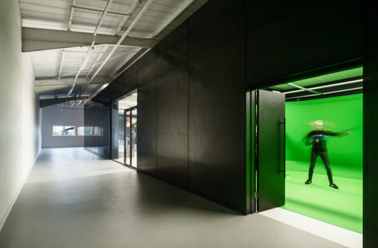 XR-Lab_Exhibitions-Gallery-Green-Room
